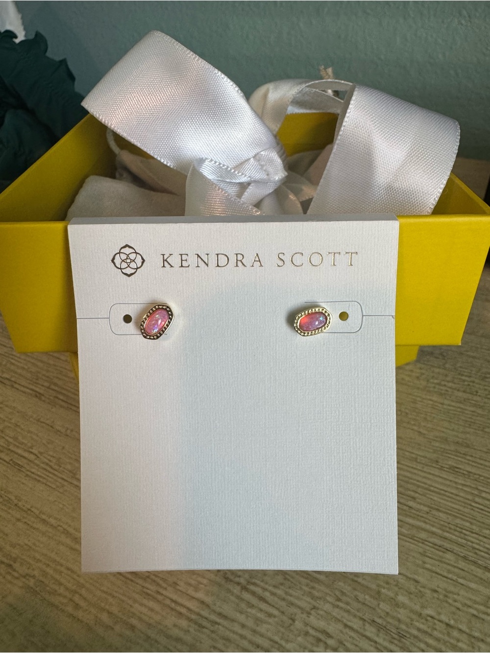 Kendra Scott Mini Ellie Gold Stud Earrings